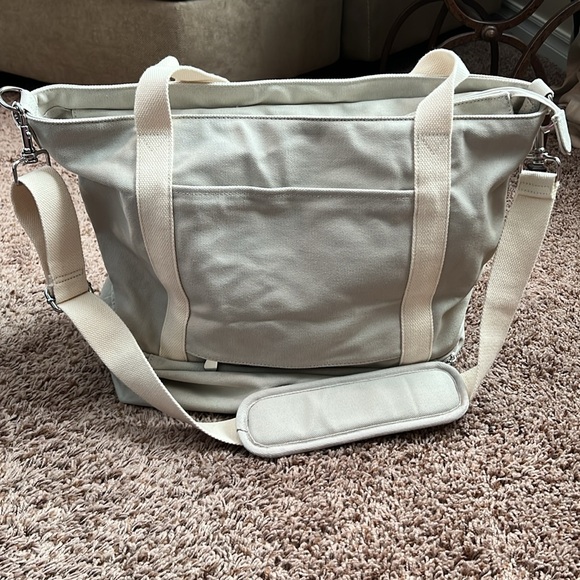 Lo & Sons Catalina Deluxe Tote - Picture 4 of 12